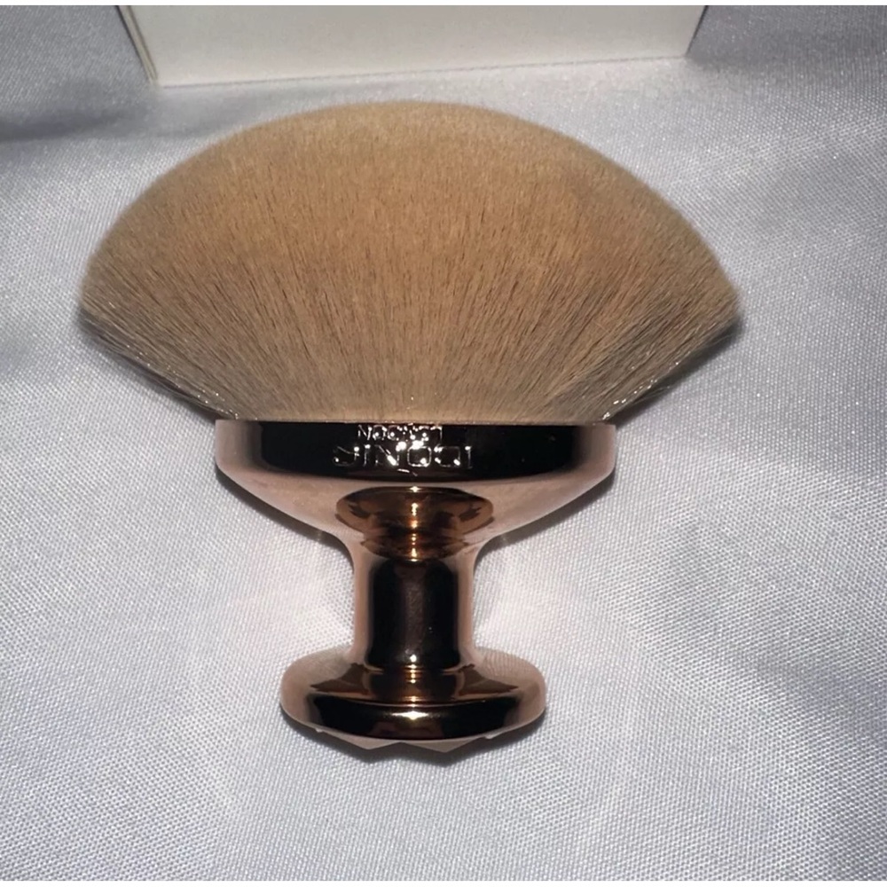 New Rose Gold Luxury ICONIC Bronzer Brush Large (Sold Out) new in box